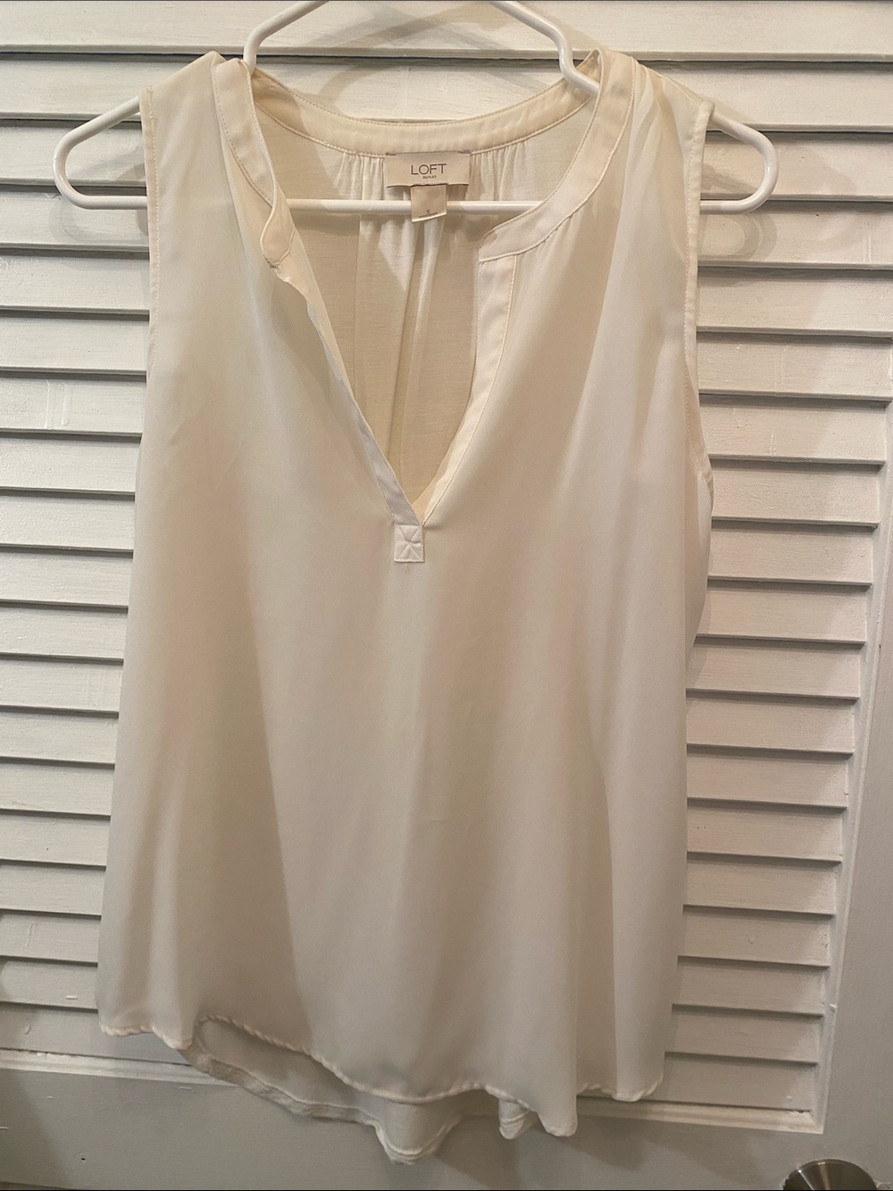 LOFT Cream Sleeveless V-Neck Shell Top